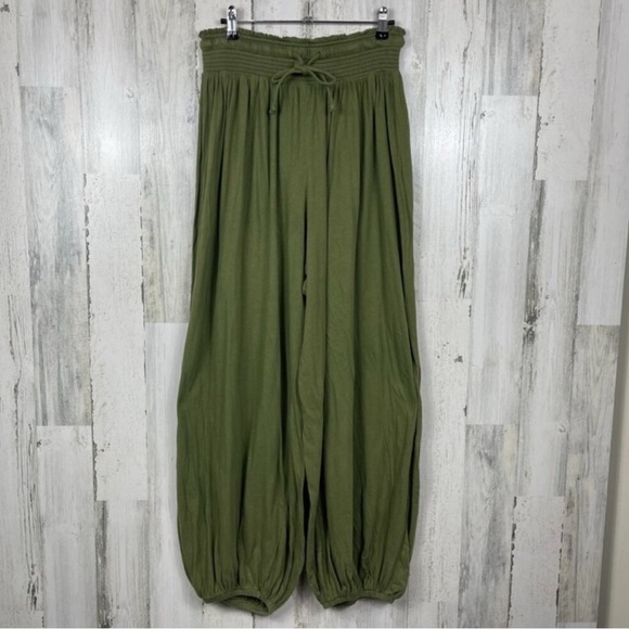 Urban Outfitters Out from Under Tyler Balloon Pant - Picture 4 of 8